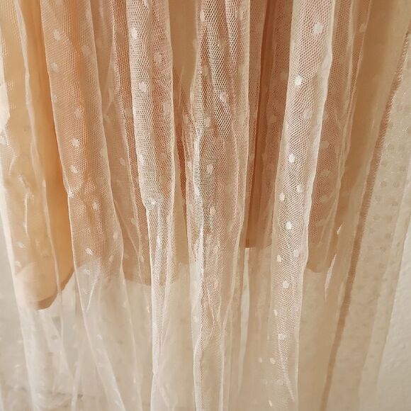 Elegant Cream Midi Dress - Picture 4 of 4